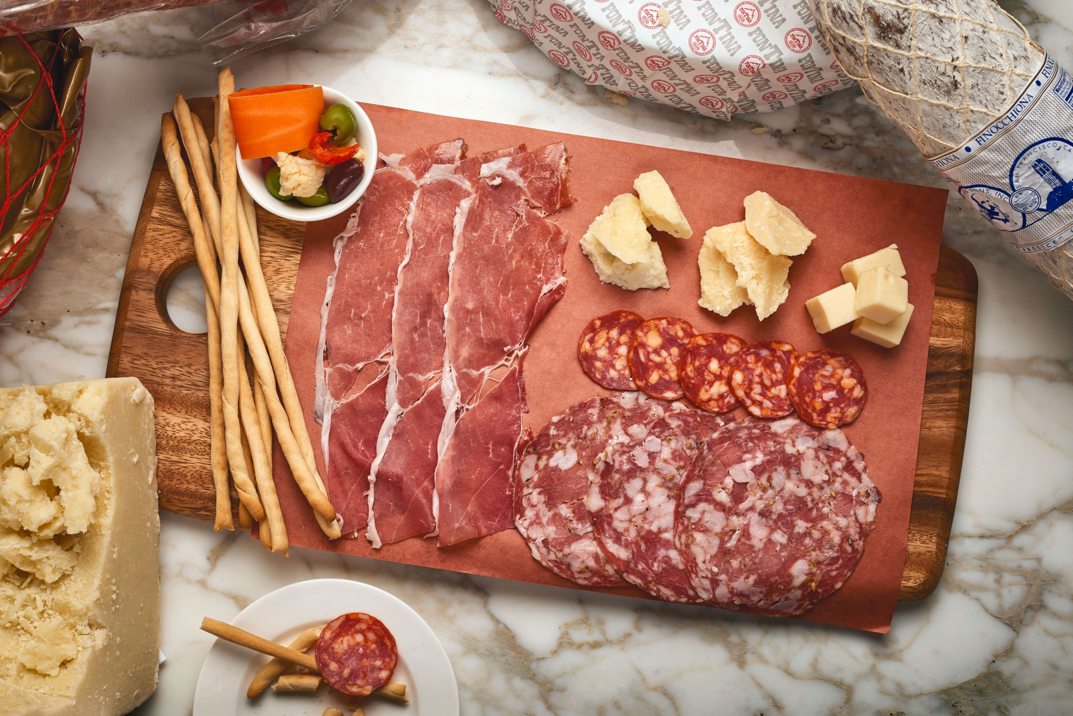 aaronvan_food_photography_enzos_hideaway_meat_cheese_board
