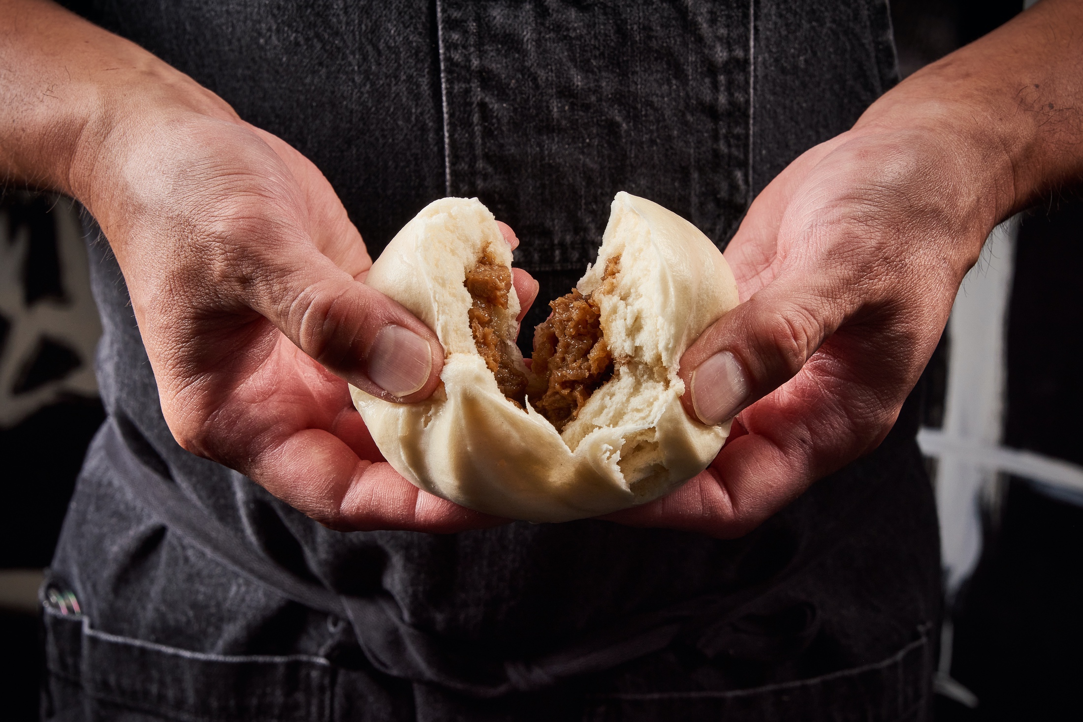 aaronvan_food_photography_street_food_bbq_pork_bao_bun_morimoto_asia