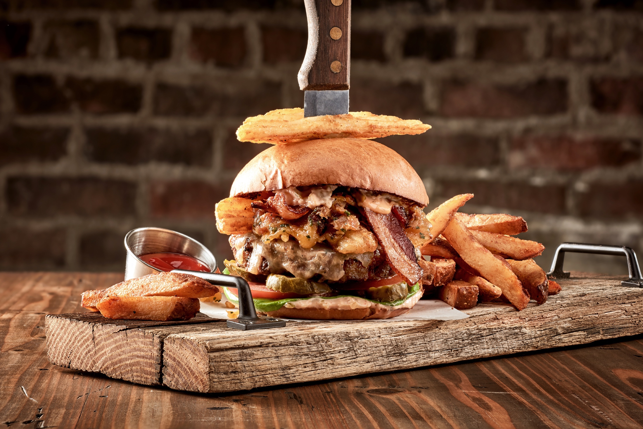 Food_bbq_burger_the_edison_disney_springs_commercial_beverage_photography